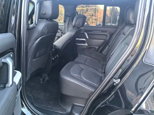 Land Rover Defender — Фото автомобиля 23