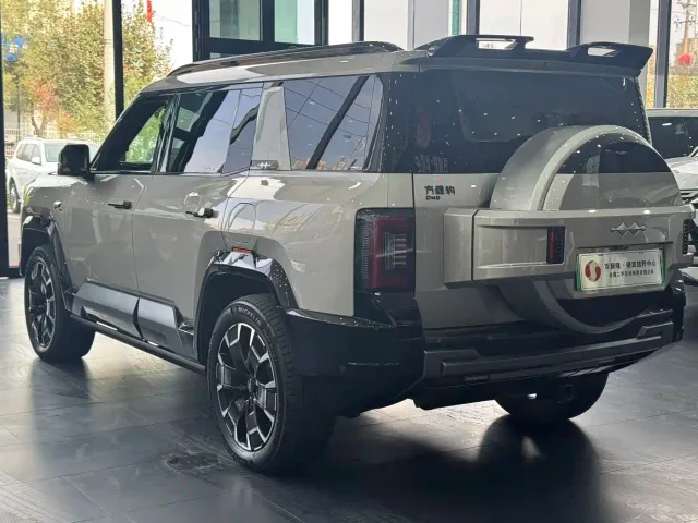 BYD FangChengBao Leopard 8 — Фото автомобиля 14