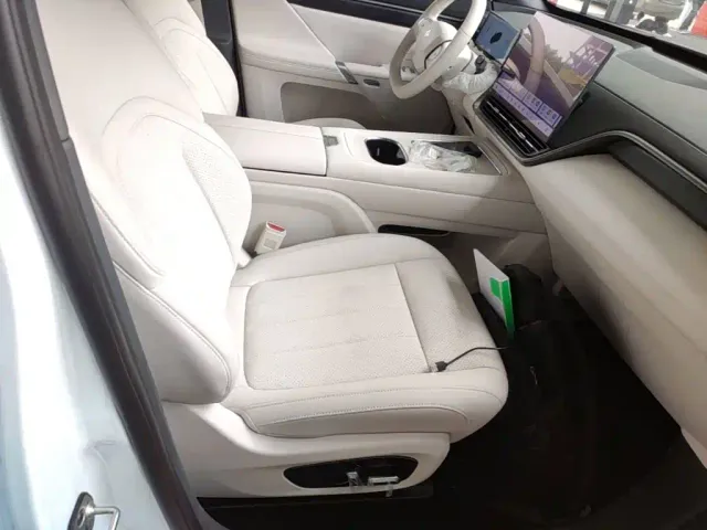 Dongfeng eπ 008 — Фото автомобиля 24