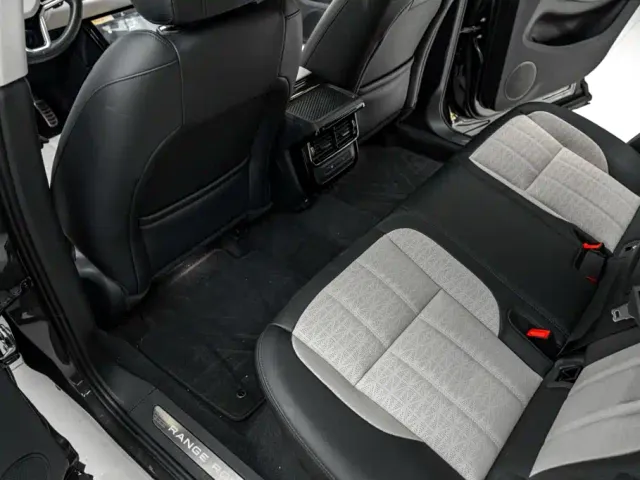 Land Rover Range Rover Evoque 2021 Range Rover Evoque L 249PS R-Dynamic First Edition Launch Edition — Фото автомобиля 27