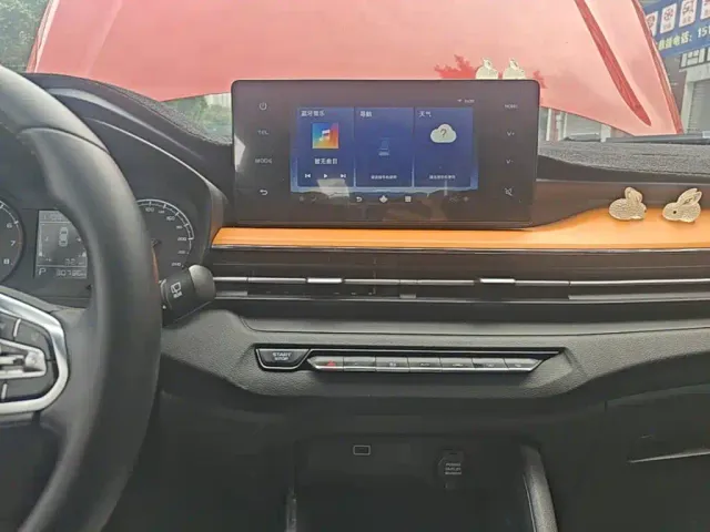 Livan X3 PRO — Фото автомобиля 12