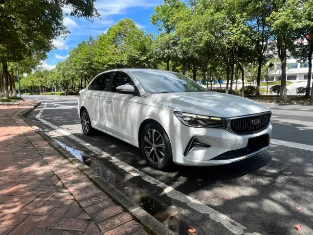 Geely Emgrand — Фото автомобиля 3
