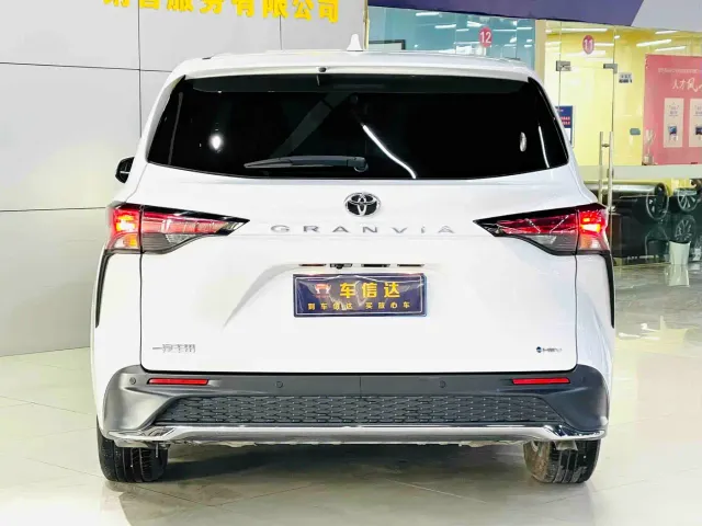 Toyota Granvia — Фото автомобиля 4