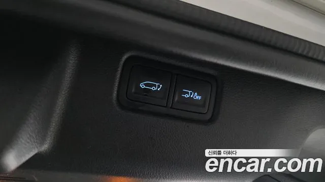 Hyundai Staria Staria L3.5 Инвалидная коляска Подъёмник/Slope — Фото автомобиля 20