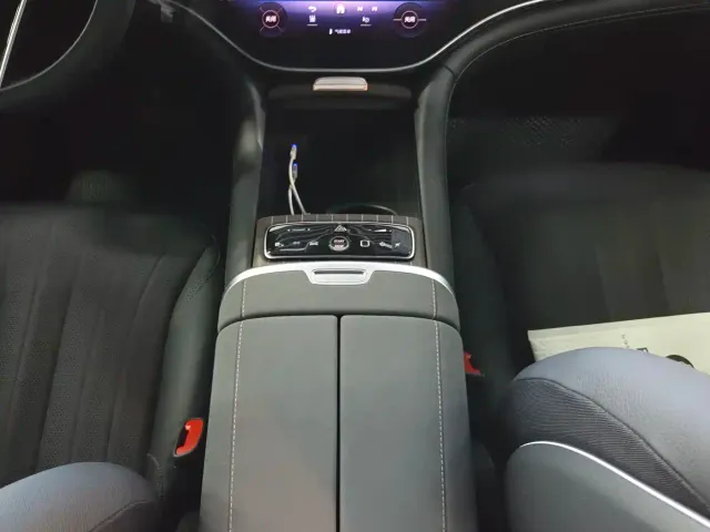 Mercedes-Benz EQS SUV — Фото автомобиля 13