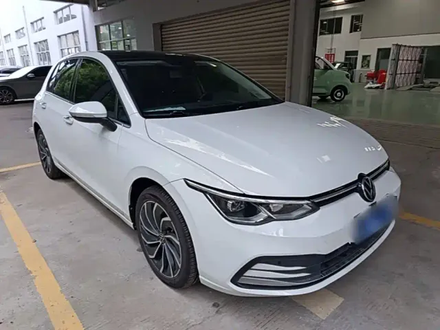 Volkswagen Golf — Фото автомобиля 3