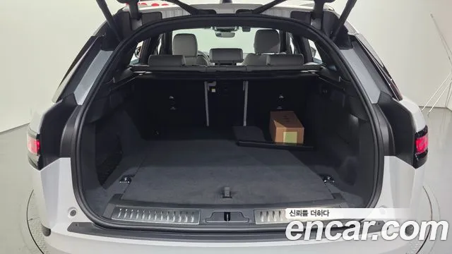 Land Rover Range Rover Velar Range Rover Velar 2.0 P250 Dynamic SE — Фото автомобиля 10