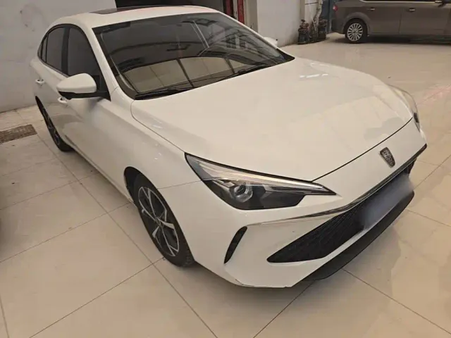 Roewe i5 — Фото автомобиля 3
