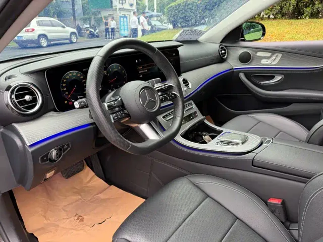 Mercedes-Benz E-Class — Фото автомобиля 7