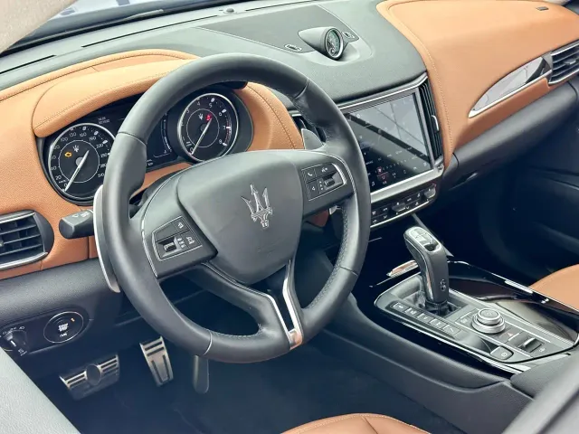 Maserati Levante — Фото автомобиля 3