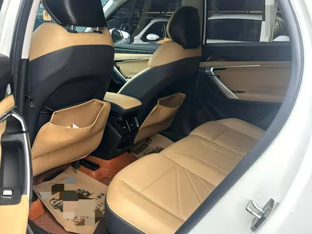 Geely Boyue L — Фото автомобиля 5