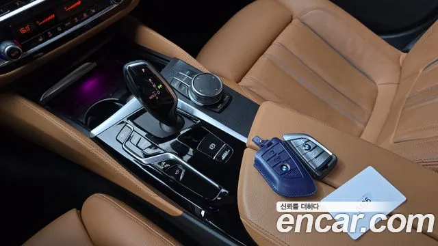 BMW 5-Series — Фото автомобиля 9