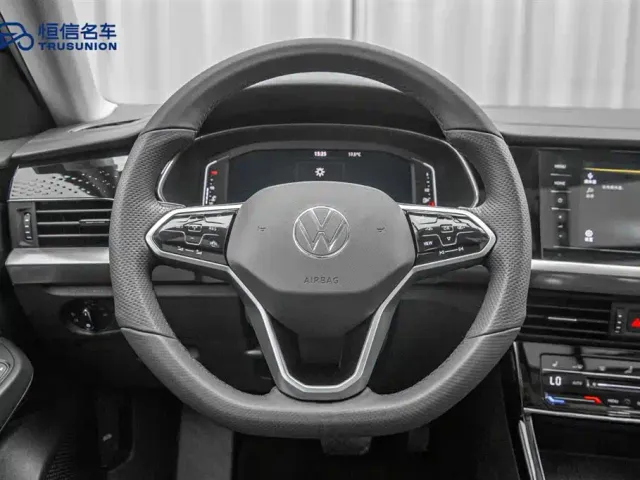 Volkswagen Passat — Фото автомобиля 17