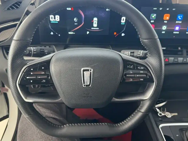 Bestune T55 — Фото автомобиля 2