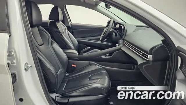 Hyundai Avante CN7 — Фото автомобиля 11