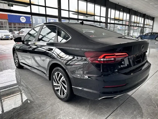 Volkswagen Lavida — Фото автомобиля 6