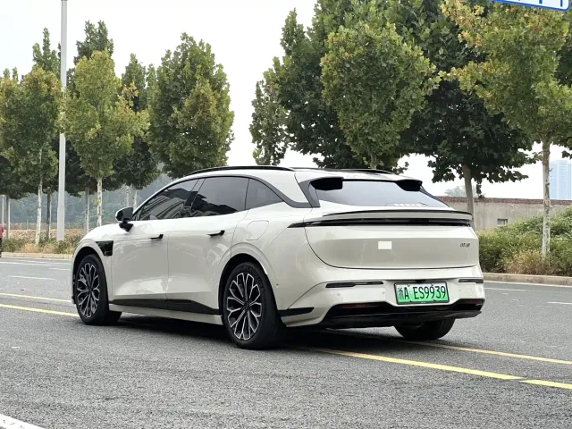 Zeekr 007 GT — Фото автомобиля 9