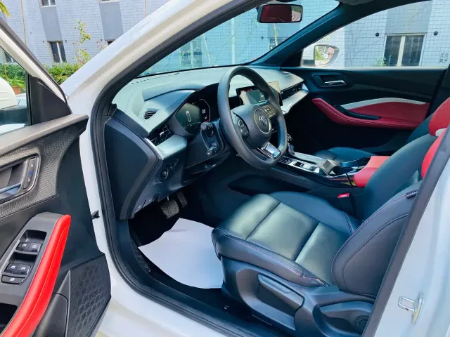 MG MG5 2022 180DVVT CVT Youth Luxury Edition — Фото автомобиля 8