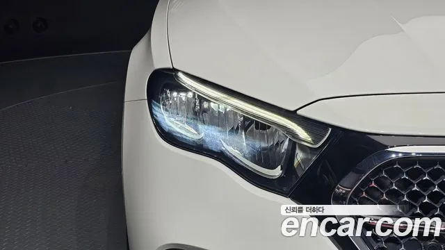 Mercedes-Benz E-Class — Фото автомобиля 22