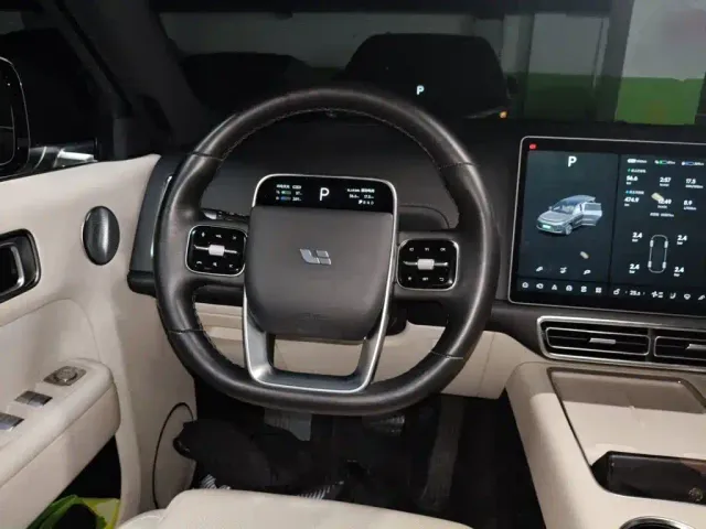 Li Auto L9 — Фото автомобиля 6