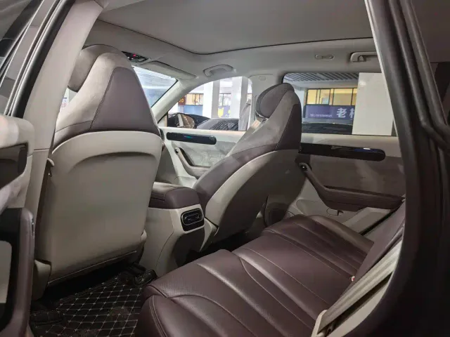 Leapmotor C11 — Фото автомобиля 6