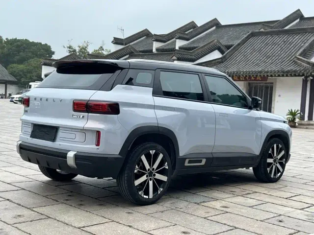Geely ICON — Фото автомобиля 7