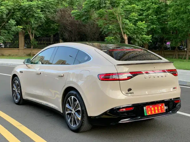 Luxeed R7 — Фото автомобиля 6