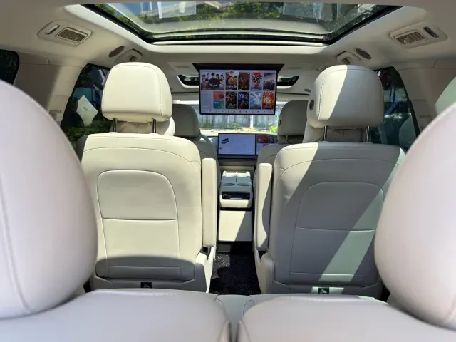 Li Auto i8 — Фото автомобиля 11