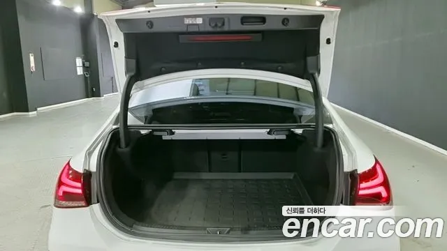 Mercedes-Benz A-Class — Фото автомобиля 12