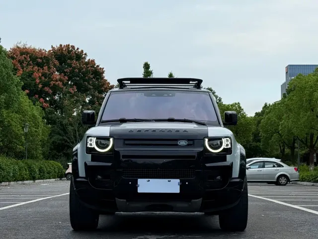 Land Rover Defender — Фото автомобиля 2