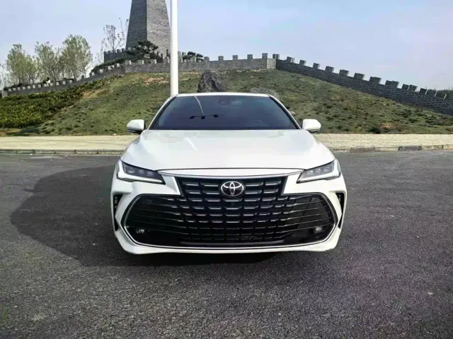 Toyota Avalon — Фото автомобиля 2