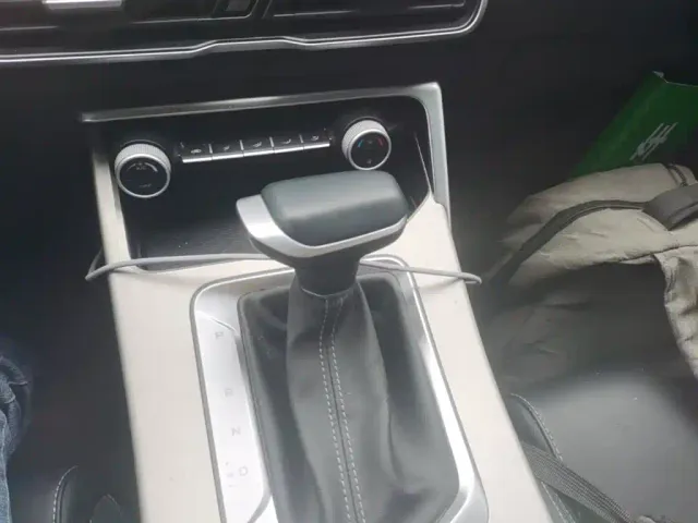 Geely Binyue — Фото автомобиля 13