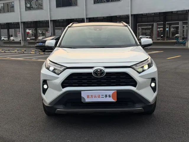 Toyota RAV4 — Фото автомобиля 2