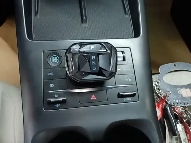 BYD Qin PLUS — Фото автомобиля 13