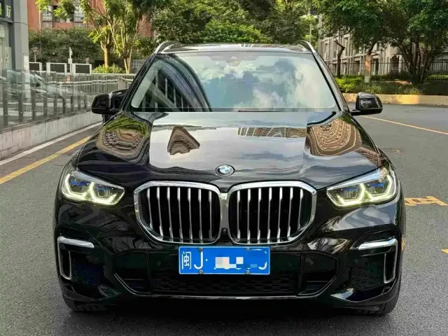 Фотография автомобиля — BMW X5
