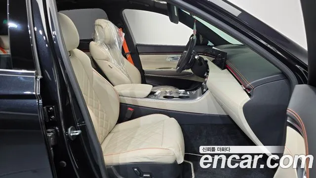 Genesis GV70 — Фото автомобиля 16