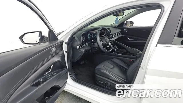 Hyundai Avante CN7 — Фото автомобиля 10