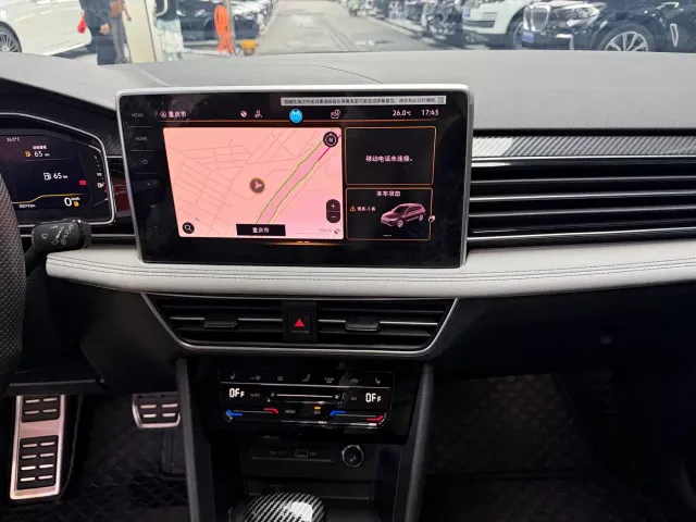 Volkswagen Tiguan L — Фото автомобиля 11