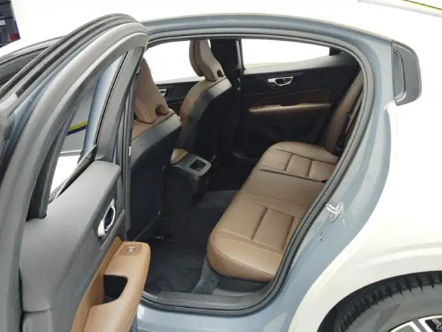 Volvo S60 — Фото автомобиля 11