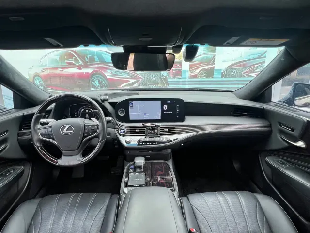 Lexus LS — Фото автомобиля 4