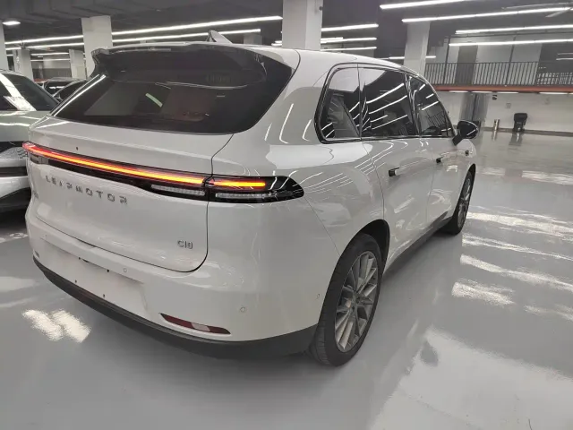 Leapmotor C10 — Фото автомобиля 16