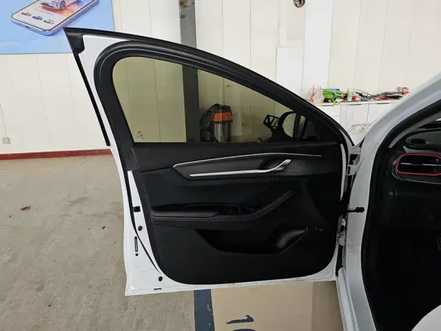 BYD Destroyer 05 2022 DM-i 55KM Premium — Фото автомобиля 7