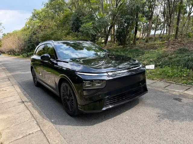 Xpeng G9 — Фото автомобиля 3