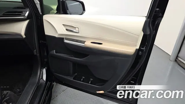 Toyota Sienna — Фото автомобиля 24