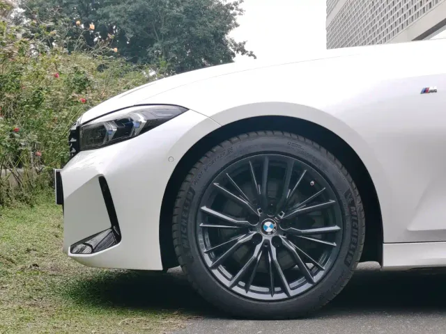 BMW 3 Series — Фото автомобиля 8