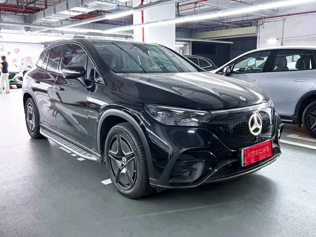 Mercedes-Benz EQE SUV — Фото автомобиля 4
