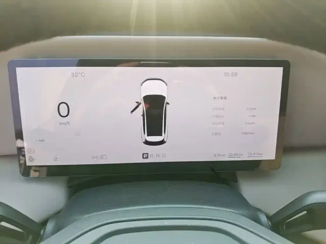 Volvo XC70 Plug-in Hybrid — Фото автомобиля 11