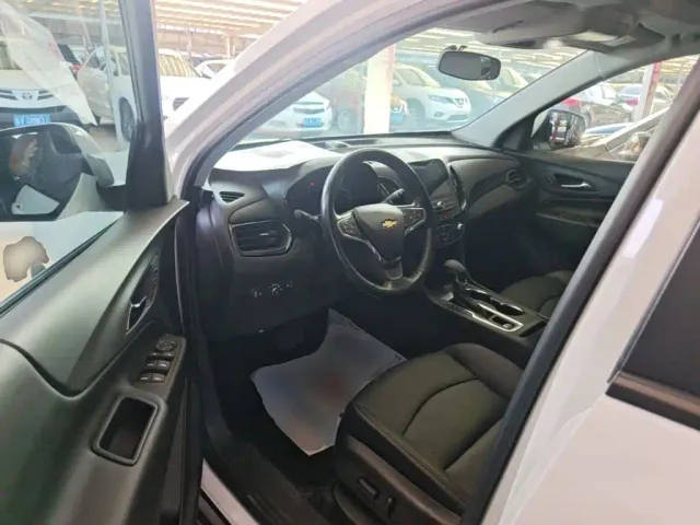Chevrolet Equinox — Фото автомобиля 15