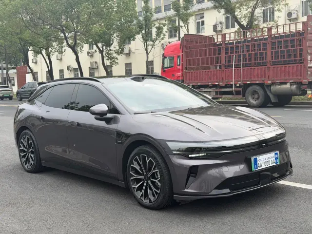Zeekr 007 GT — Фото автомобиля 3
