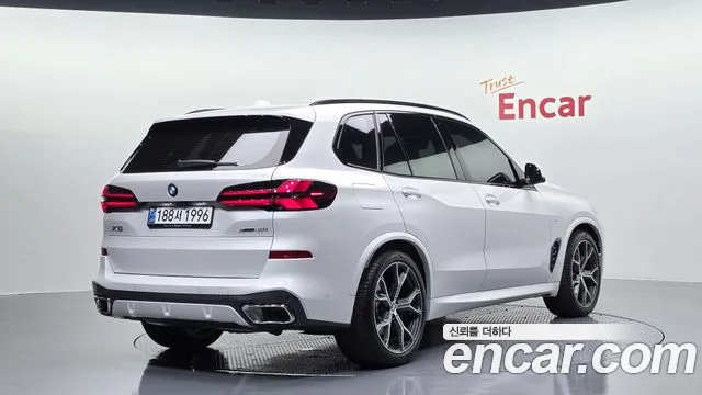 BMW X5 xDrive 40i M Sport — Фото автомобиля 2